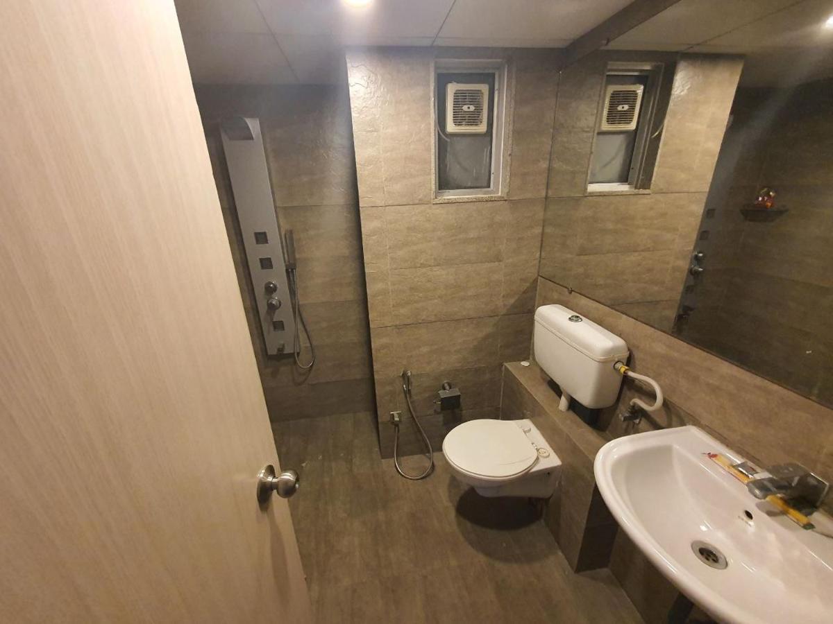 Weekend Address Managed By P.C Homes Surat Exterior photo